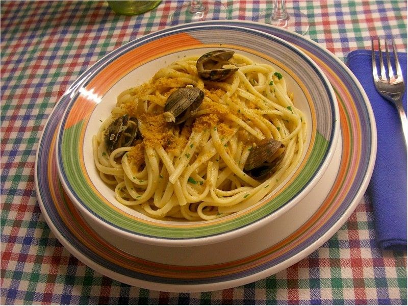 Ricetta di Fornelli Selvaggi Linguine alle vongole e bottarga